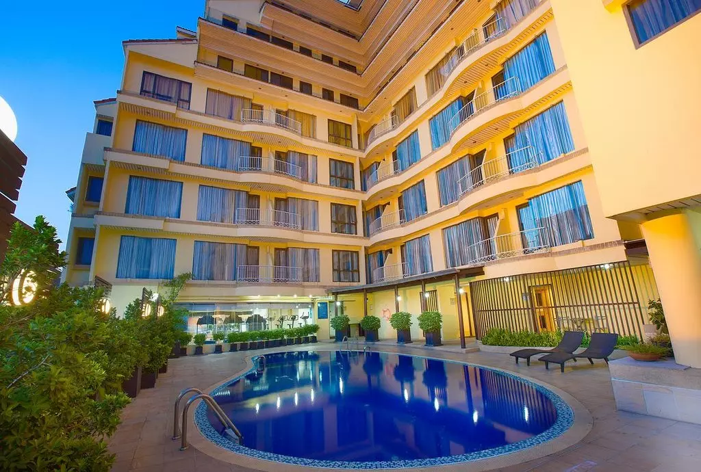 astera sathorn_shabavizparvaz_01.jpg